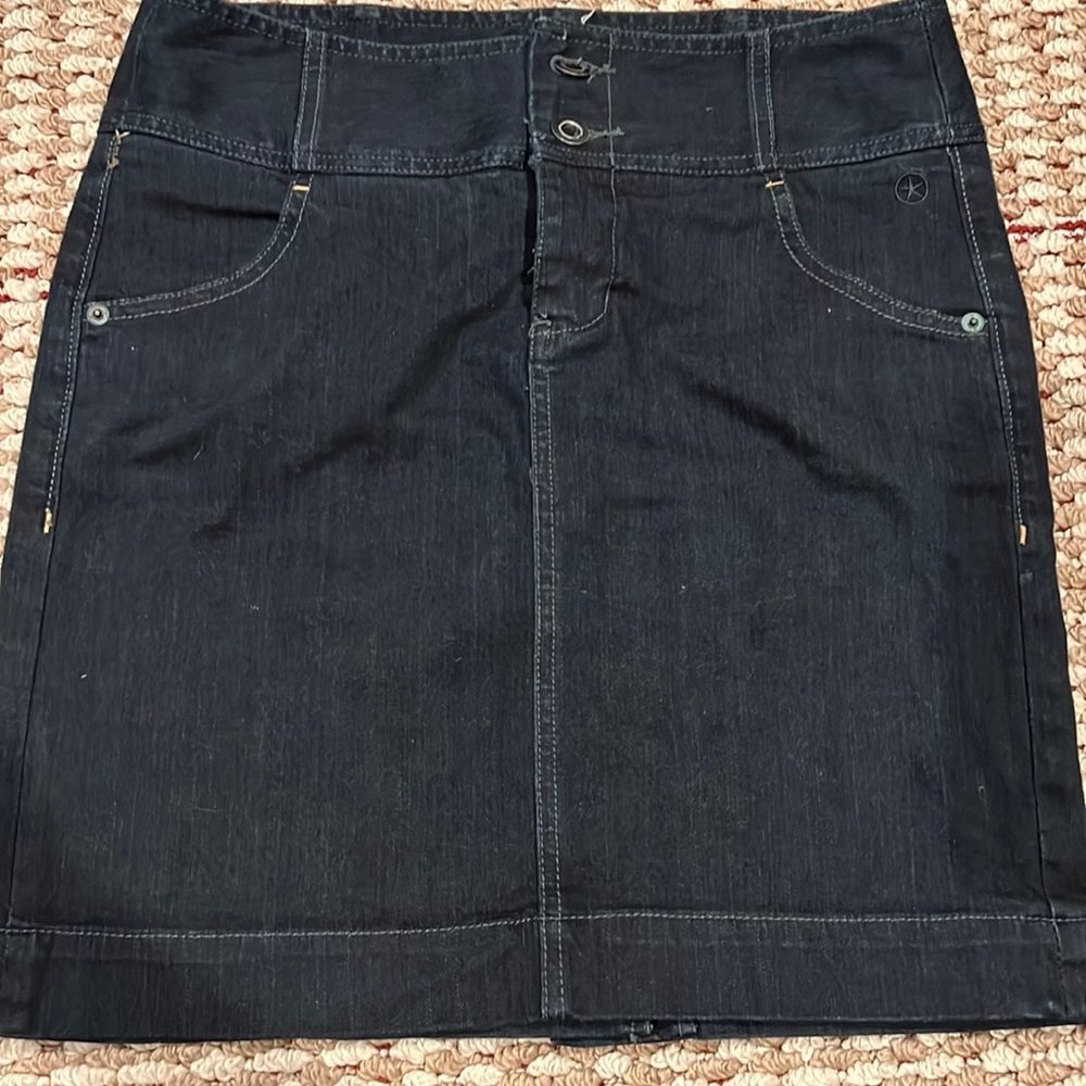 Converse‎ denim skirt